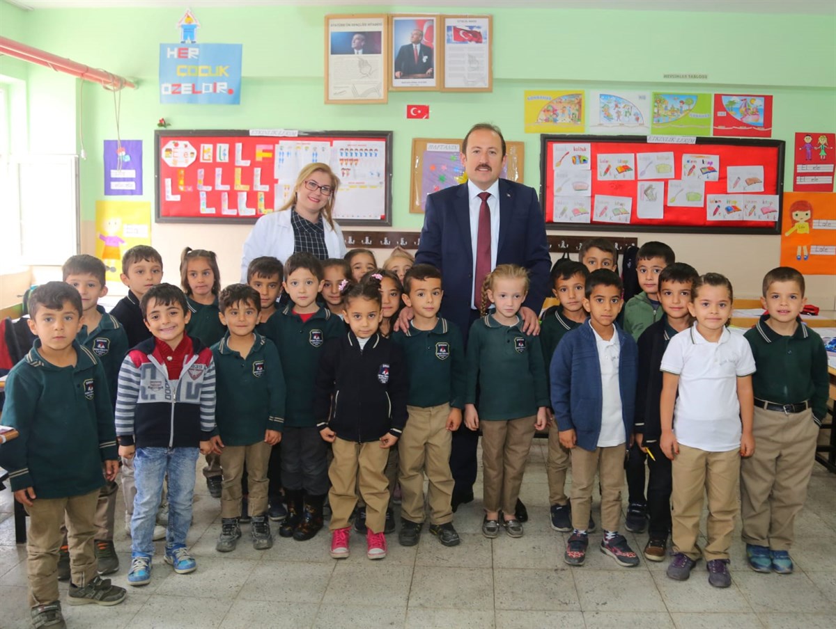 Vali Ali Hamza Pehlivan, Mehmet Emin Acar İlkokulu’nu Ziyaret Etti