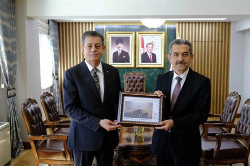 Valimiz Birol Ekici Şırnak Belediye Başkanı Mehmet Yarka’ya Bu Güzel Şehrimize Yapmış Olduğu Güzel Hizmetlerinden Dolayı Teşekkür Etti