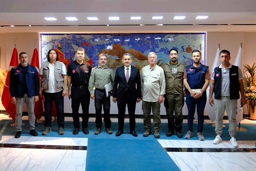 Prof. Dr. Hasan Sözbilir ve Araştırma Ekibi Valimiz Birol Ekici’yi Ziyaret Etti