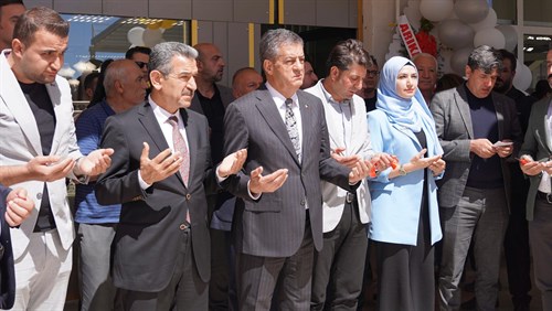 Valimiz Birol Ekici Şırnak Park AVM’de Hizmete Giren Amor Gümüş İsimli İşyerinin Açılış Törenine Katıldı