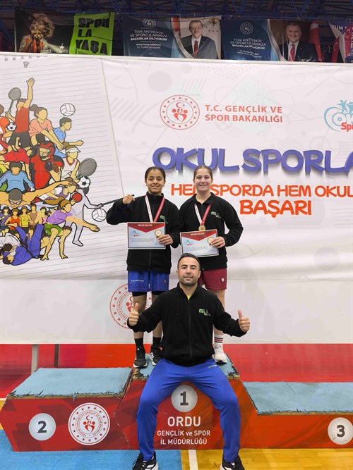 Sudenur Yalgettekin 63 kg Kategorisinde Türkiye Şampiyonu - Asmin Çabas İse 52 Kg Kategorisinde Türkiye 2.'si Oldu