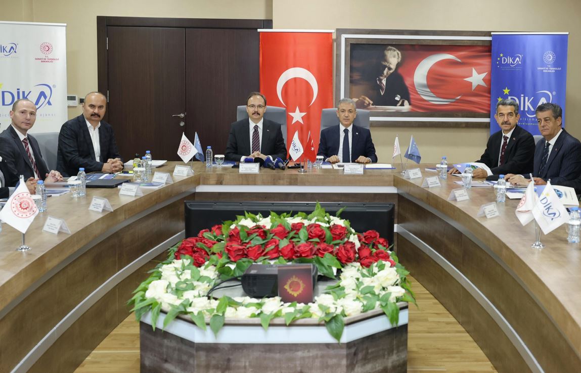 Valimiz Birol Ekici, Siirt'te düzenlenen Dicle Kalkınma Ajansı Yönetim Kurulu Toplantısı'na katıldı