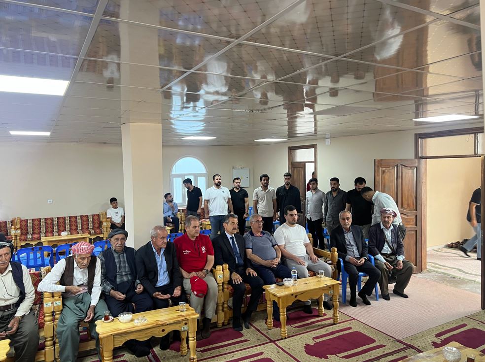 Valimiz Birol Ekici, Merhume Hatice Demir'in Kumçatı Beldesinde düzenlenen taziyesine katıldı