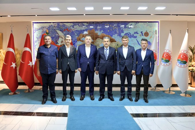 Hizmet-İş Genel Başkan V. İdris Ersoy ve beraberindeki heyet,  Valimiz Birol Ekici’yi ziyaret etti