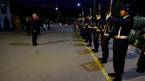 Milli Savunma Bakanımız Sayın Yaşar Güler ve Valimiz Sayın Cevdet Atay, Şırnak Jandarma Bölge Komutanlığını ziyaret etti